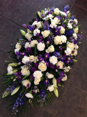 What Flowers Are for Funerals: A Symphony of Petals and Memories